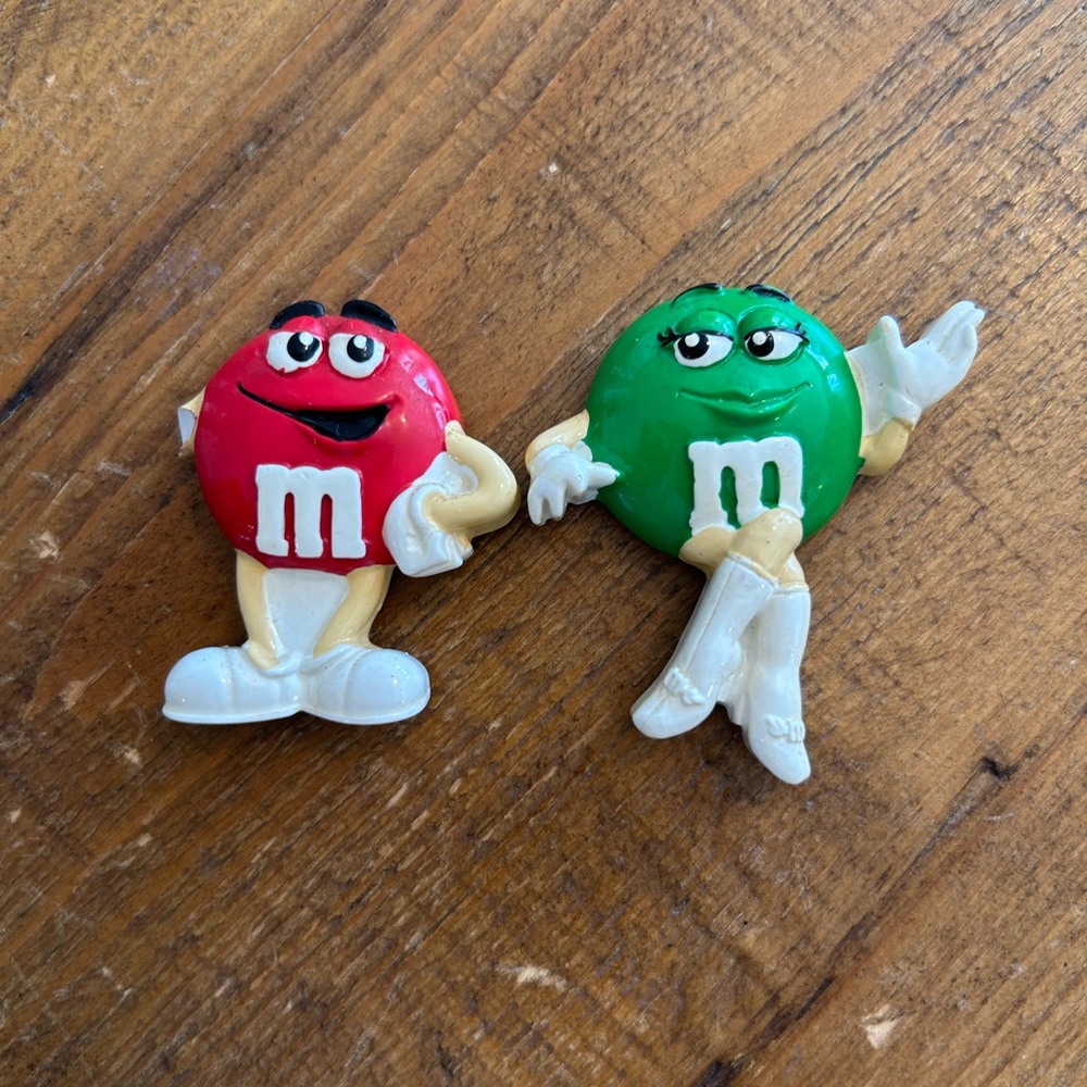 Lot of 2 Vintage M&M Refrigerator Magnets Red and Green M&M Approx. 2 1/2" as is